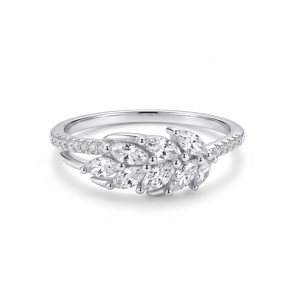 Anillo de plata 925 con diseño elegante de piedras brillantes en corte marquesa