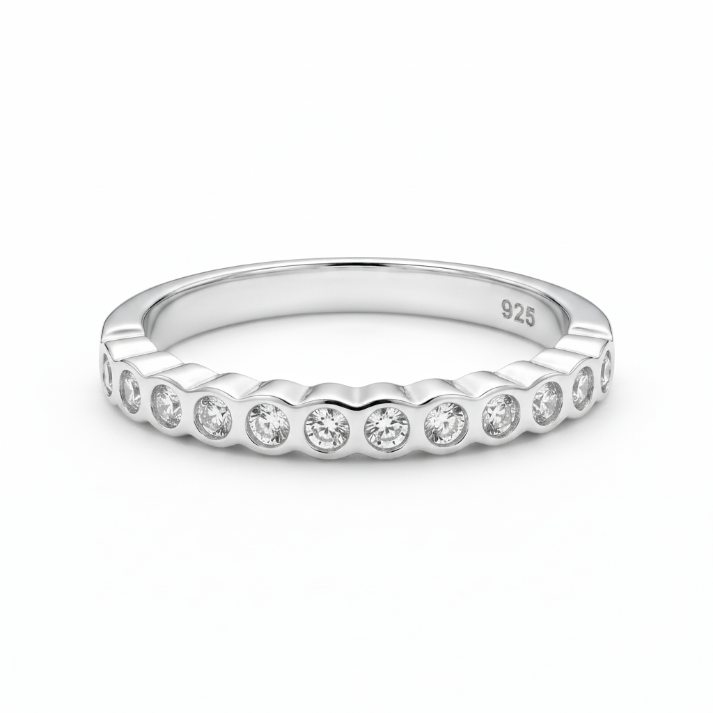 Anillo halo de plata 925 con detalles brillantes redondos y diseño fino
