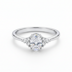 Anillo Oval Camelia de plata 925 con centro ovalado y detalles brillantes laterales