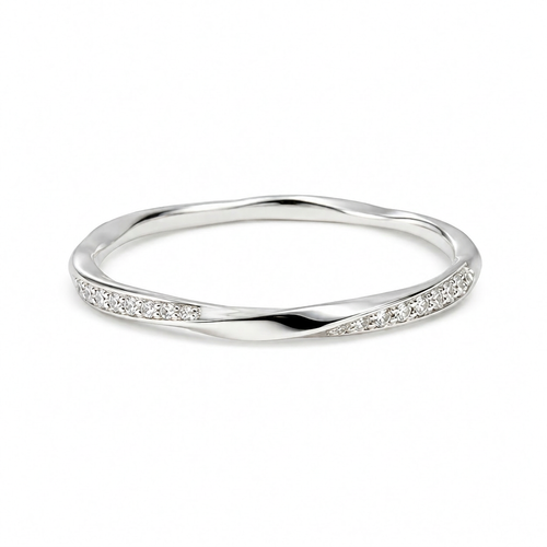Anillo Twist Clarté en plata 925 con diseño ondulado y aplicaciones brillantes