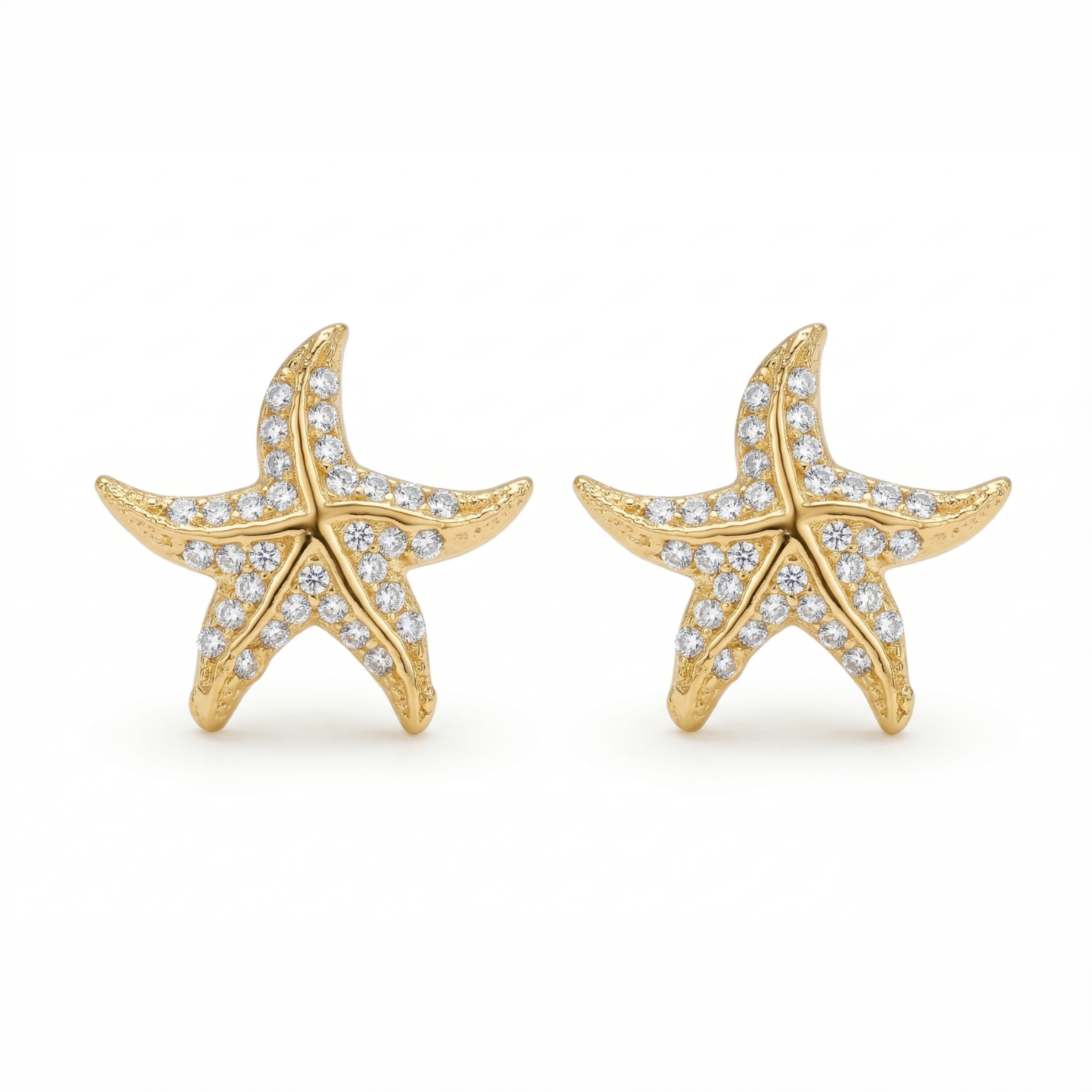 Aretes Estrella Marina Nerina bañados en oro de 18K sobre plata 925 con detalles brillantes