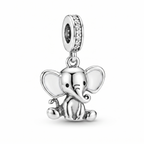 Charm elefantito de plata 925 con aro superior brillante sobre fondo blanco