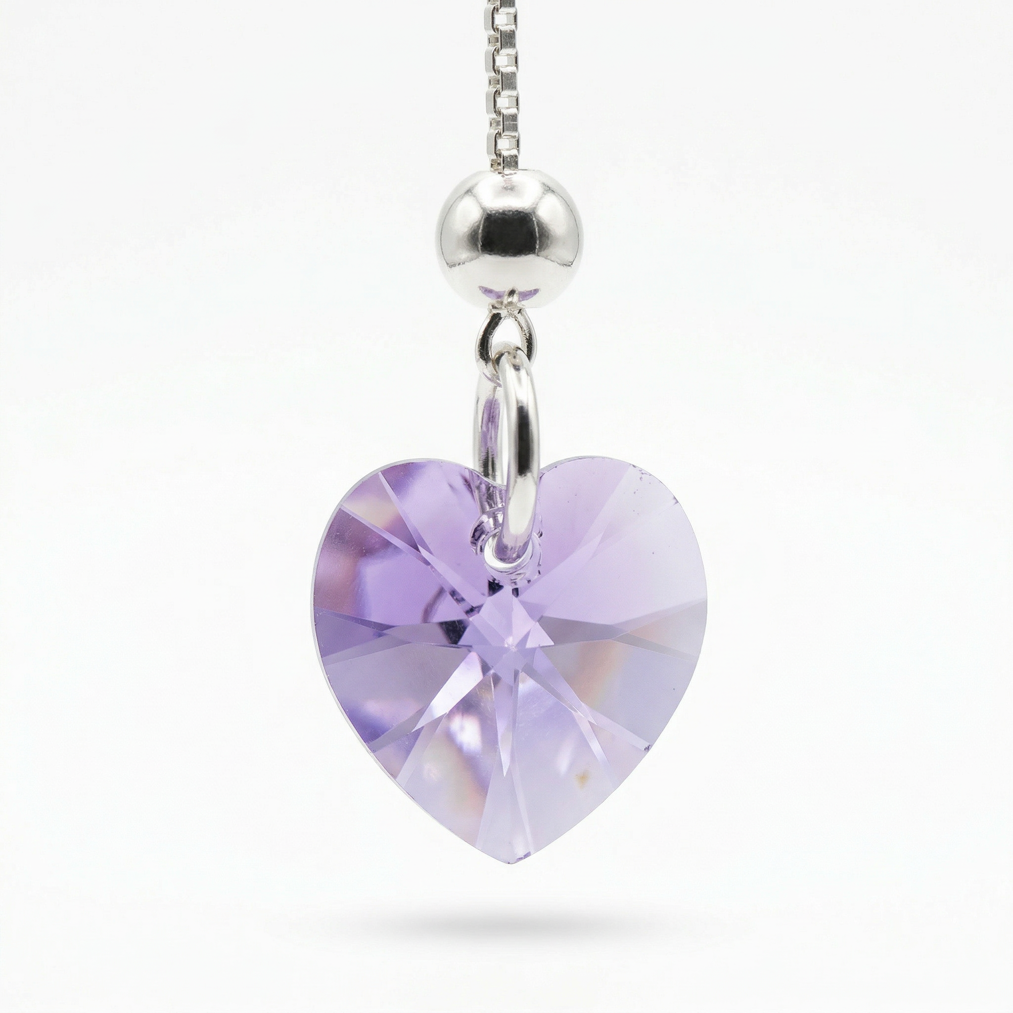 Dije de corazón lavanda facetado en collar de plata 925
