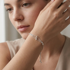 Pulsera delicada de plata 925 con diseño ajustable y esferas pulidas