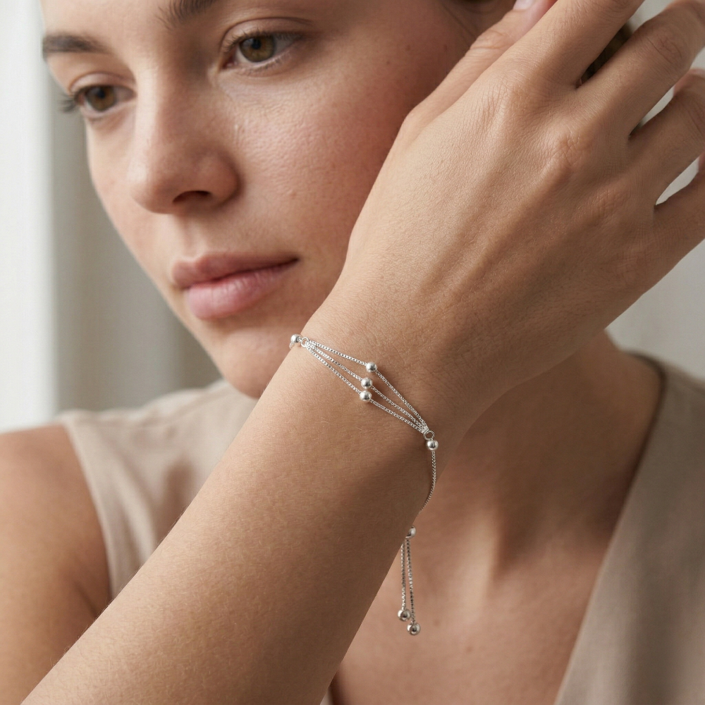 Pulsera delicada de plata 925 con diseño ajustable y esferas pulidas