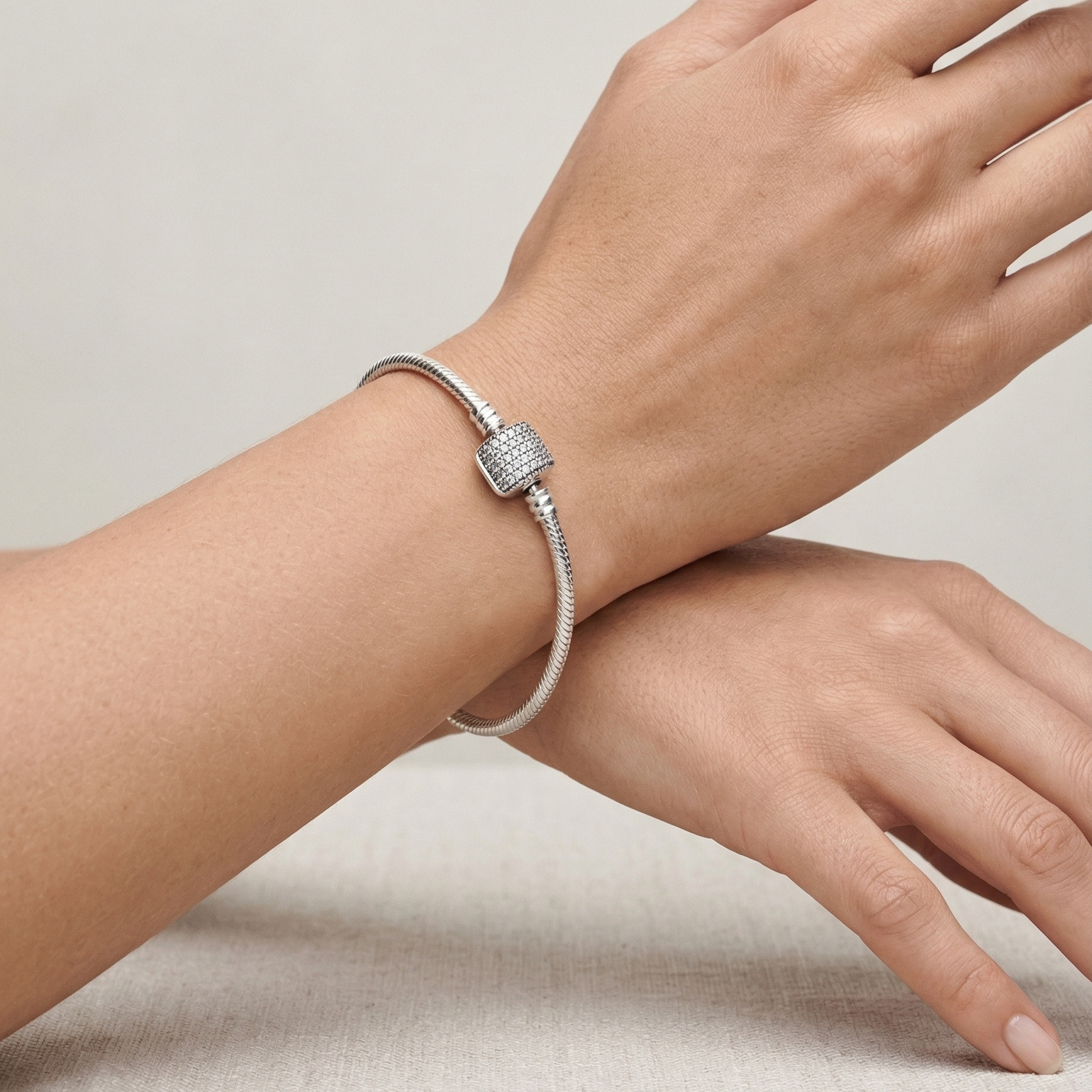 Pulsera tipo snake para charms de plata 925 con cierre brillante