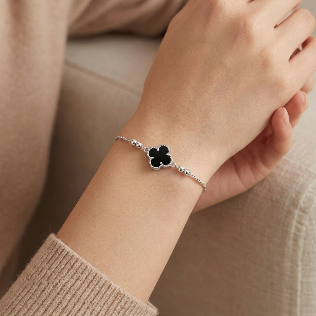 Pulsera Flor Noire ajustable de plata 925 con dije de flor negro