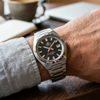 Reloj Casio Edifice EFB-109D-1A plateado para hombre con esfera negra y correa de acero inoxidable